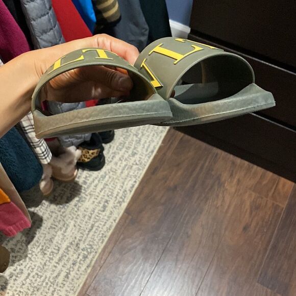 VALENTINO GARAVANI
SANDALI LOGO Yellow & Green Slides - Picture 7 of 8